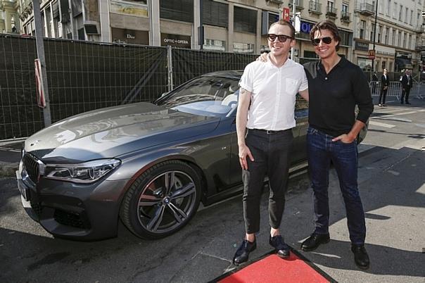 „Mission Impossible“ und BMW bei der Weltpremiere in Wien: Tom Cruise (rechts) und Simon Pegg.  Foto:  Auto-Medienportal.Net/BMW